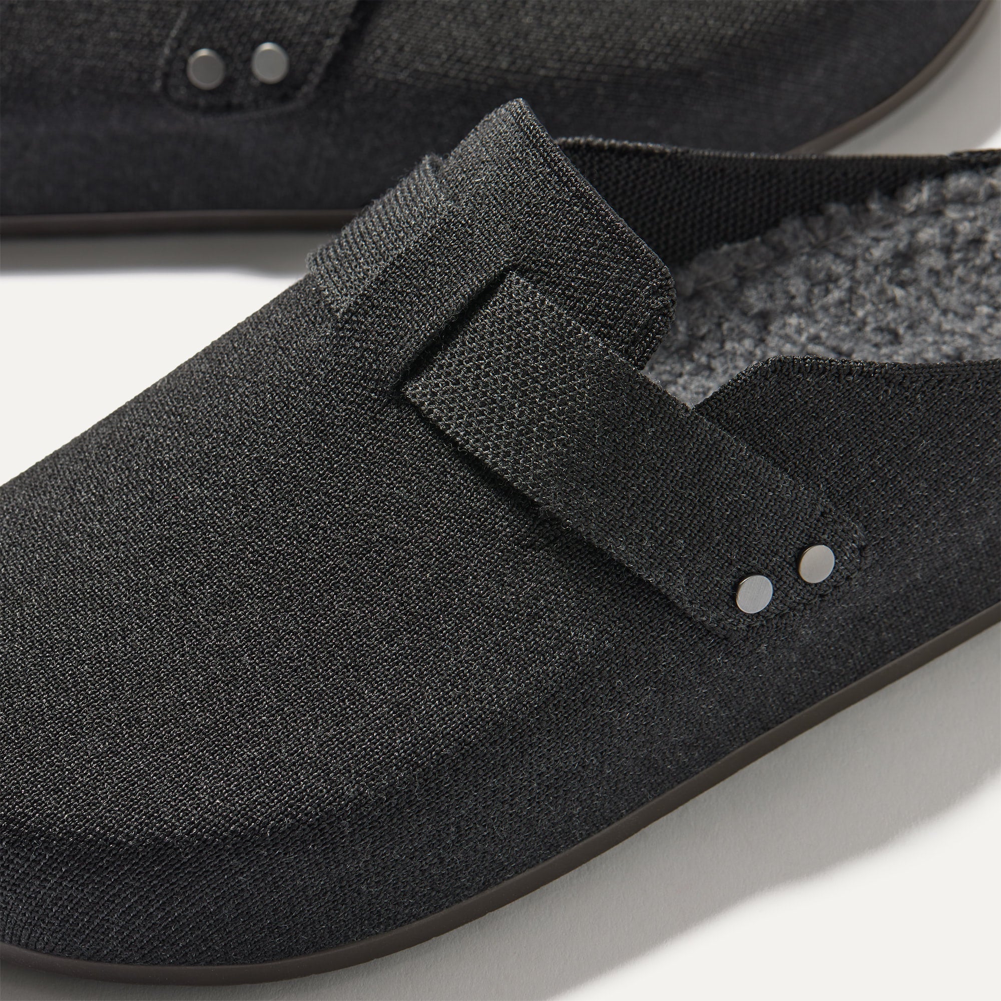 The Men's Cozy Clog - Black - Image 7